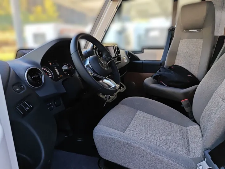 Fahrzeugbild Carthago C2-tourer I 147 RB LE L comfort Mercedes #7