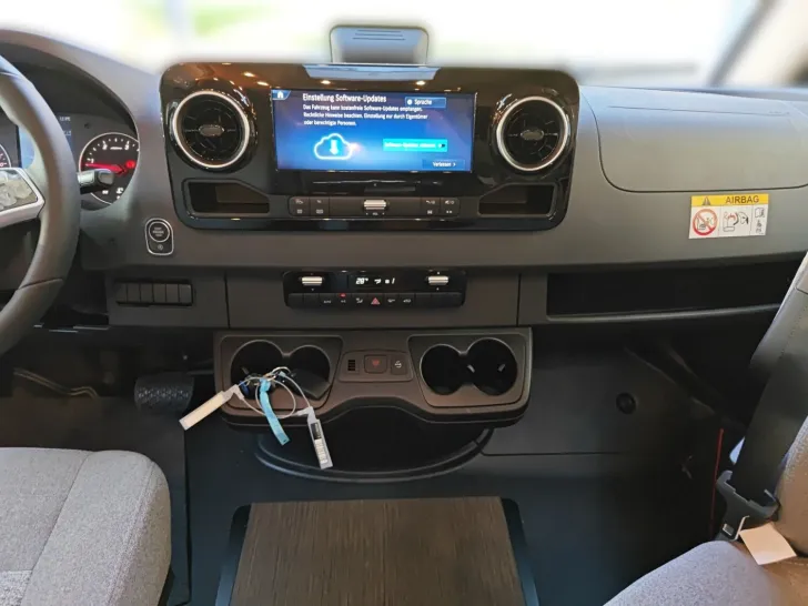 Fahrzeugbild Carthago C2-tourer I 147 RB LE L comfort Mercedes #9