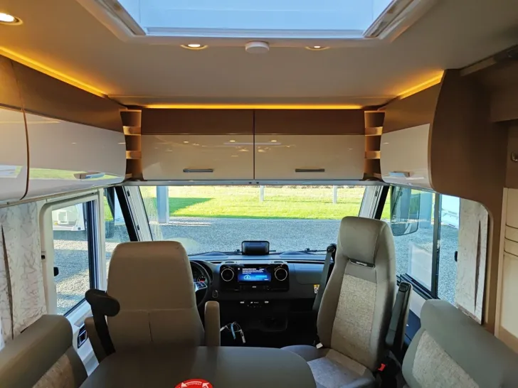 Fahrzeugbild Carthago C2-tourer I 147 RB LE L comfort Mercedes #18