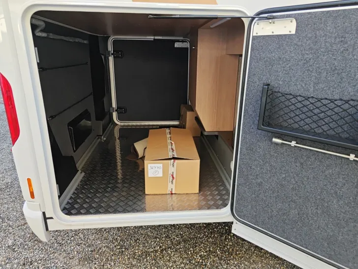 Fahrzeugbild Carthago C2-tourer I 147 RB LE L comfort Mercedes #22