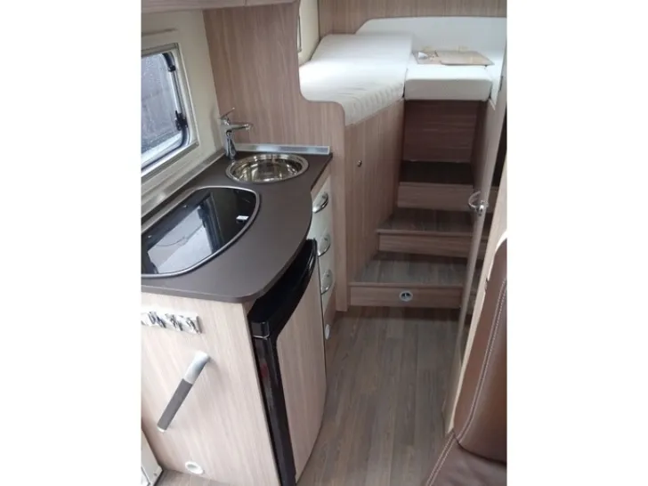 Fahrzeugbild Bürstner Travel Van T 620 G Solar Federn Sat Sky Roof Gara #3
