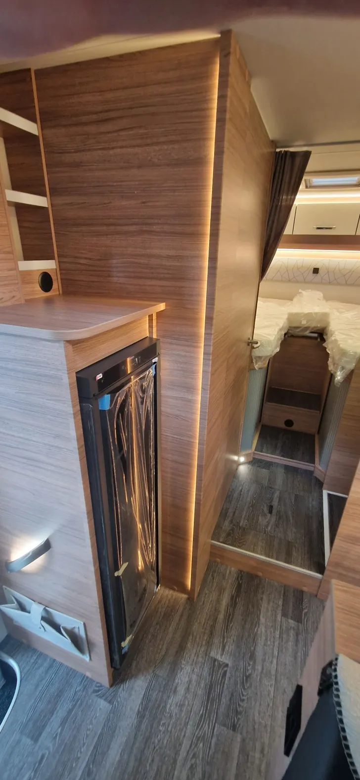 Fahrzeugbild Weinsberg CaraSuite EDITION SPICY 700 MEG 6000,-€ gespart 2027er Modell #8