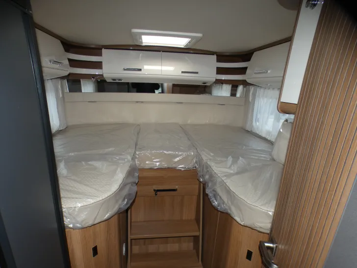 Fahrzeugbild Carthago C1-tourer T 143 KB-LE comfort 4.2t Sat ,TV , Solar #13