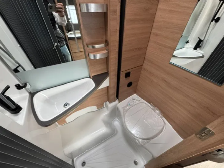 Fahrzeugbild Knaus L!VE WAVE 650 MEG Platinum Selection UVP: 87.069,-€ Modell 227 #9