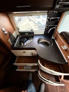 Fahrzeugbild Carthago C1-tourer I 142 Solar, Wechselrichter #4