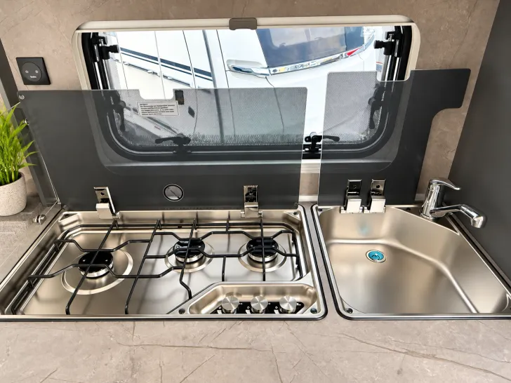 Fahrzeugbild Hobby De Luxe 540 UL Modelljahr 2027 ausgestellt! #15