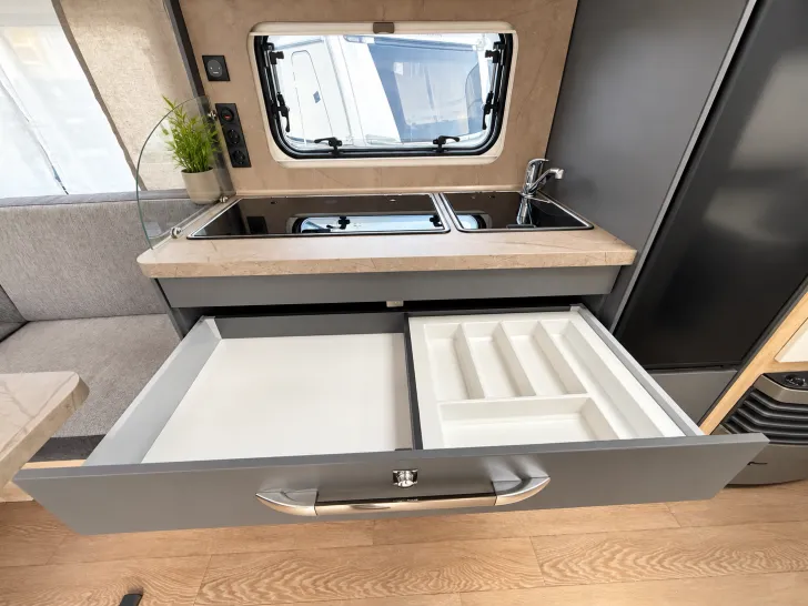 Fahrzeugbild Hobby De Luxe 540 UL Modelljahr 2027 ausgestellt! #18