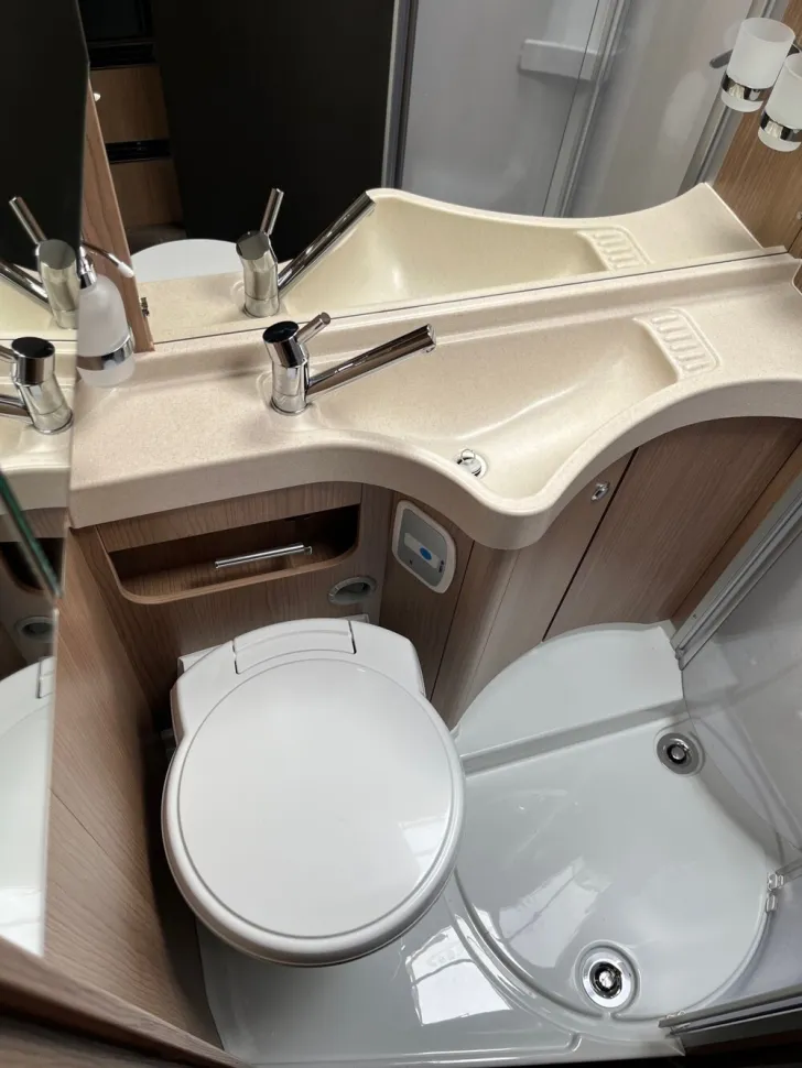 Fahrzeugbild Carthago C2-tourer I 143 KB LE comfort #16
