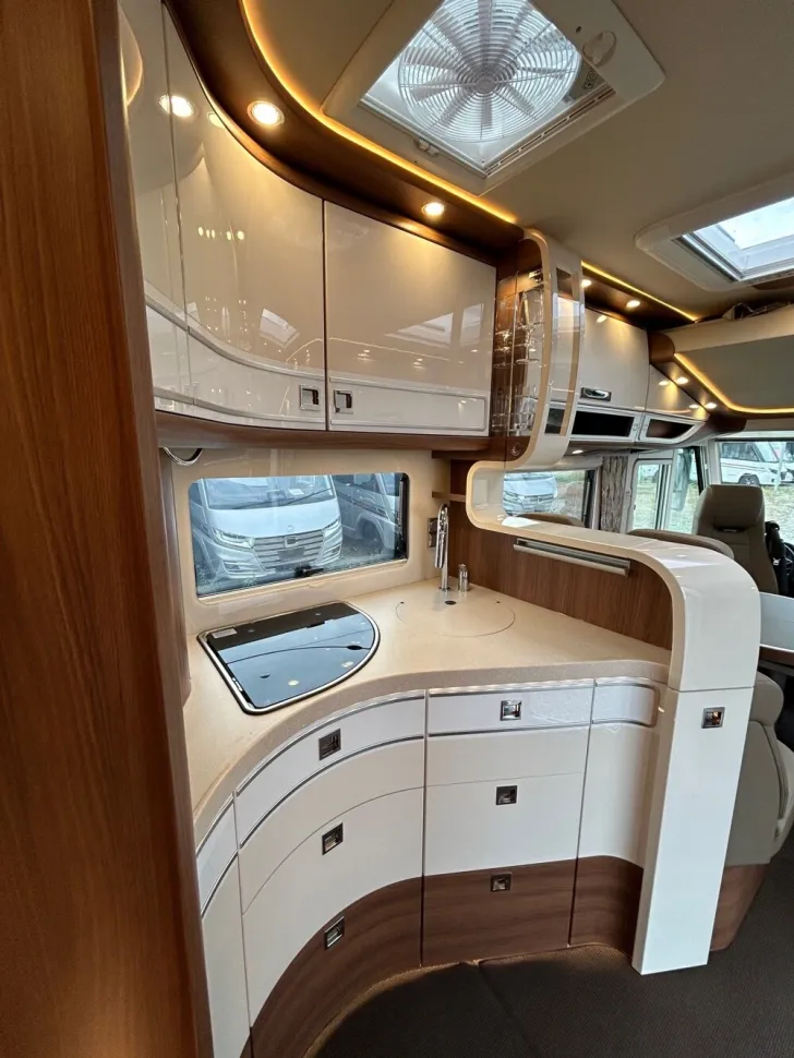 Fahrzeugbild Carthago chic e-line I 61 XL LE #12