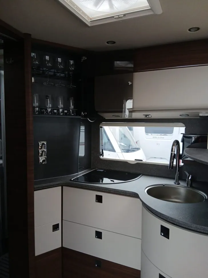 Fahrzeugbild Carthago chic c-line I 6.2 XL QB #13