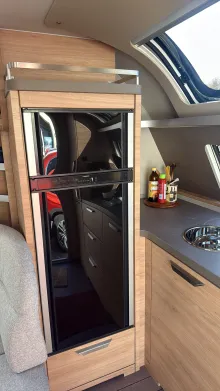 sonstiges Knaus Südwind 650 PEB Black Selection Großzügiger Reisekomfort