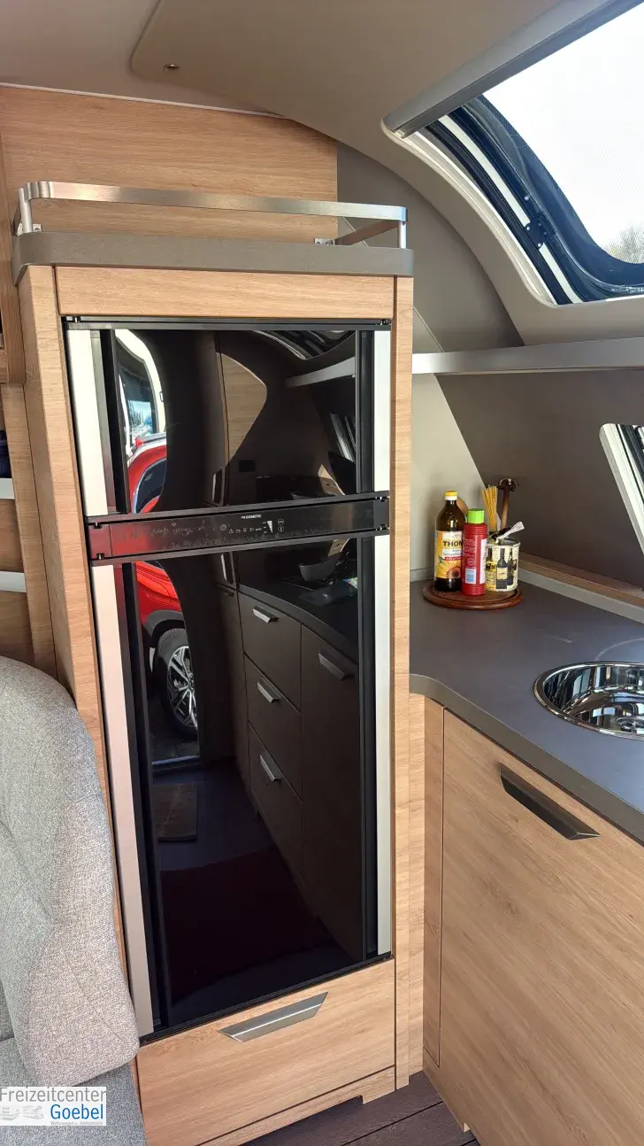 sonstiges Knaus Südwind 650 PEB Black Selection Großzügiger Reisekomfort