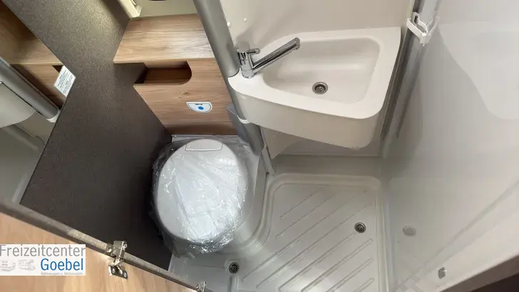Toilette Dethleffs Globetrail Active 600 DS Markise