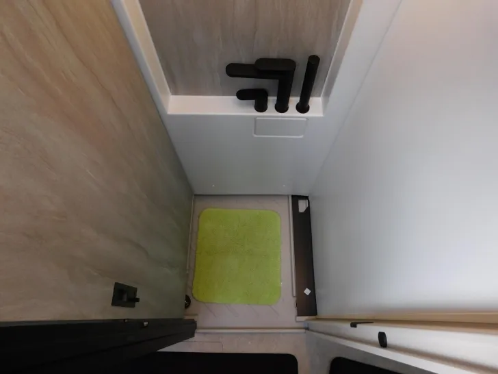 Fahrzeugbild Bürstner Signature SFT 7.1 Combi6E, Navi, 32-Zoll TV #23
