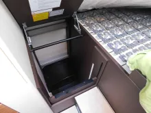 Fahrzeugbild Bürstner Signature SFT 7.1 Combi6E, Navi, 32-Zoll TV #26