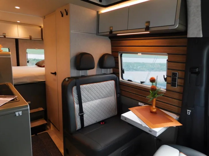 Fahrzeugbild Hymer Grand Canyon S CrossOver 600 2.8T AHK, 220WSolar #12