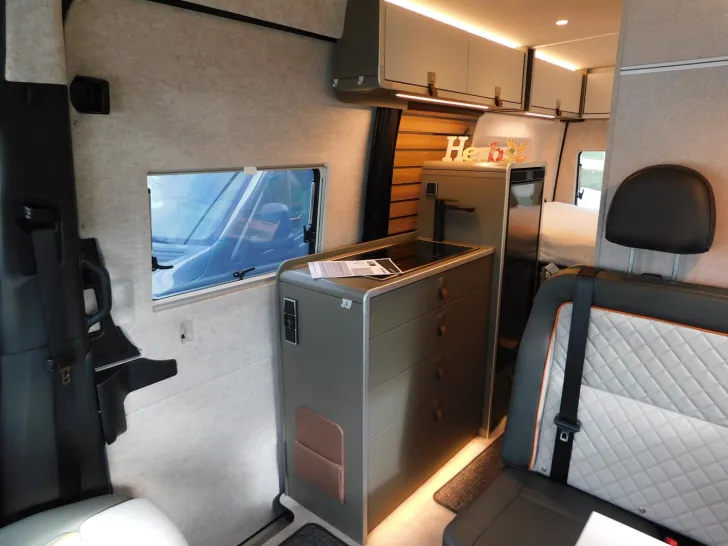 Fahrzeugbild Hymer Grand Canyon S CrossOver 600 2.8T AHK, 220WSolar #13