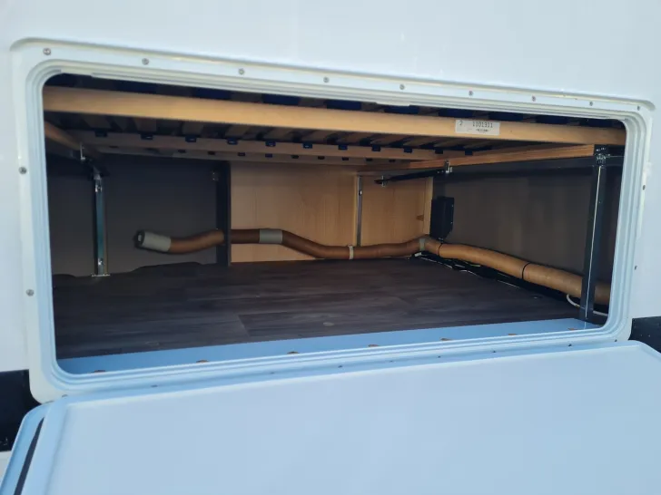 Fahrzeugbild LMC Tandero 480 D /Franz.Bett/Rundsitzgruppe #10