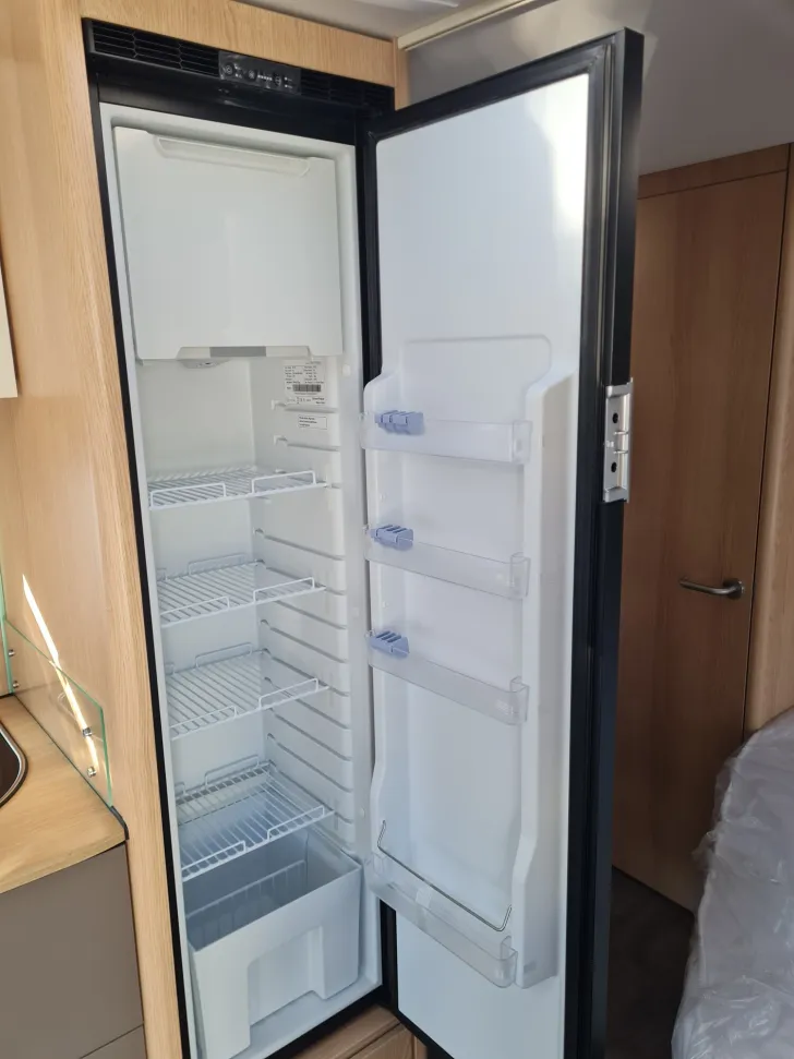 Fahrzeugbild LMC Tandero 480 D /Franz.Bett/Rundsitzgruppe #15