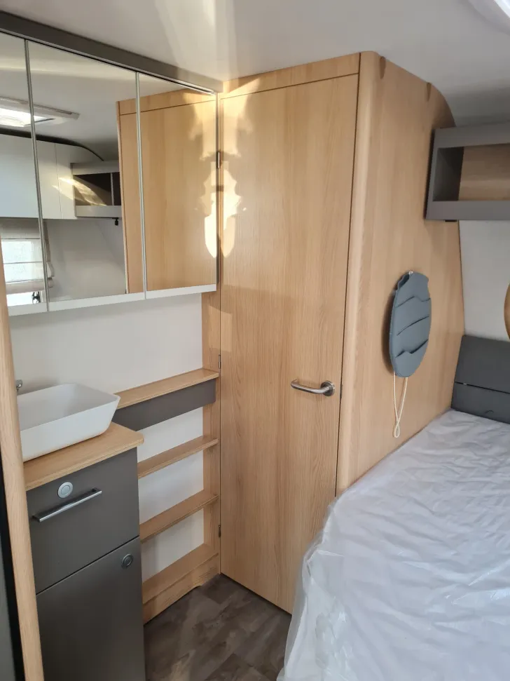 Fahrzeugbild LMC Tandero 480 D /Franz.Bett/Rundsitzgruppe #19