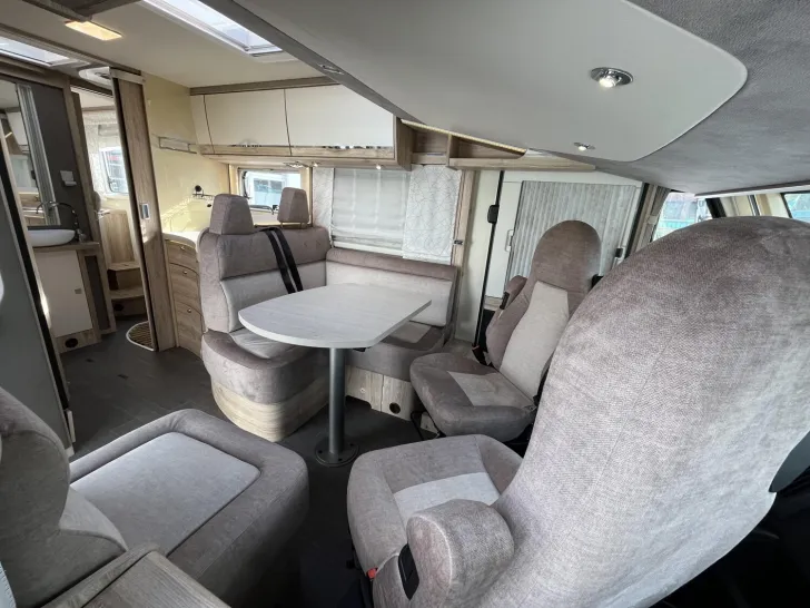 Fahrzeugbild Eura Mobil Integra Line 725 QB Autom.Getr-Klimaanlage-150PS #9