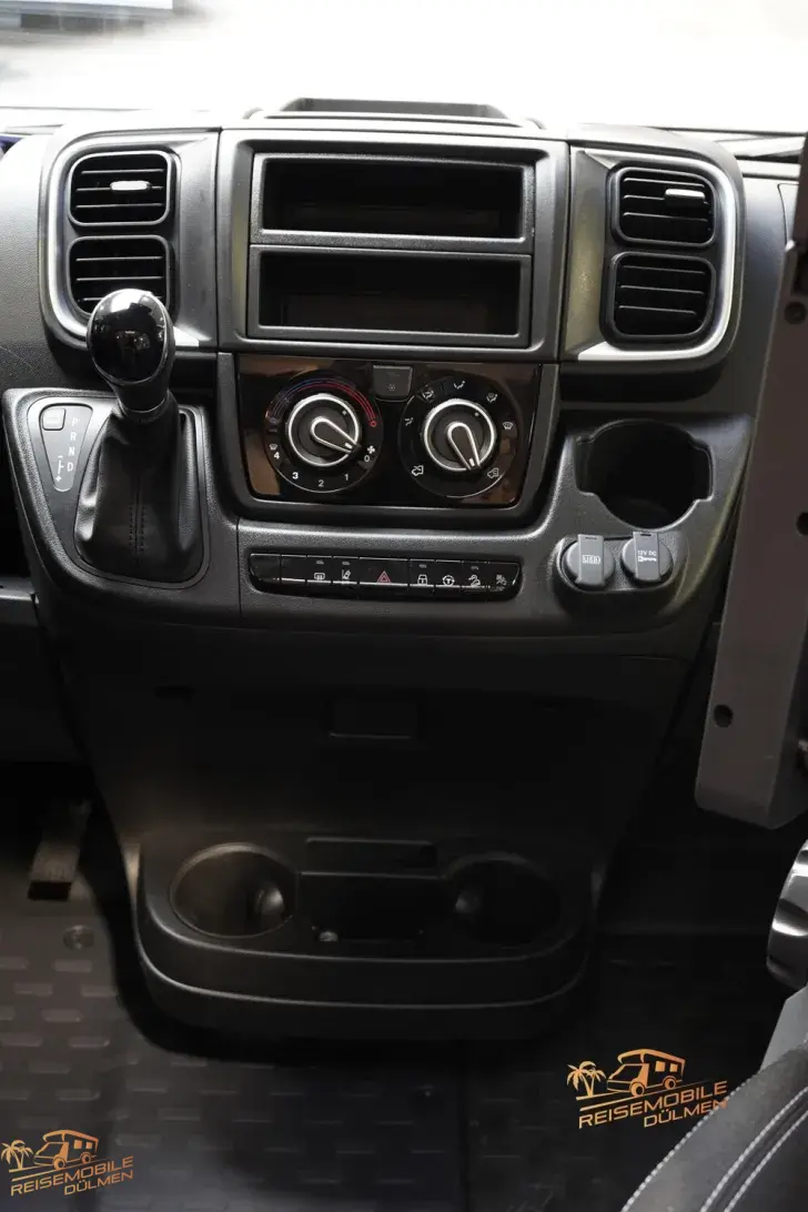 Fahrzeugbild LMC Innovan Pure 600 8G Auto #11