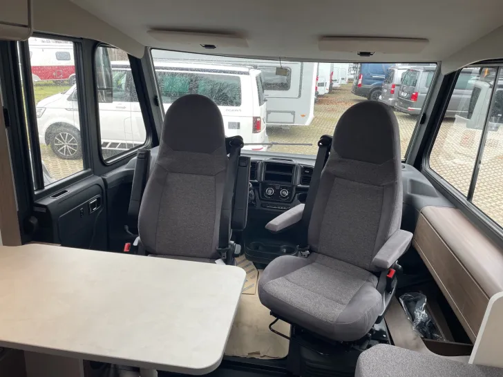 Fahrzeugbild Carado I 338 #9