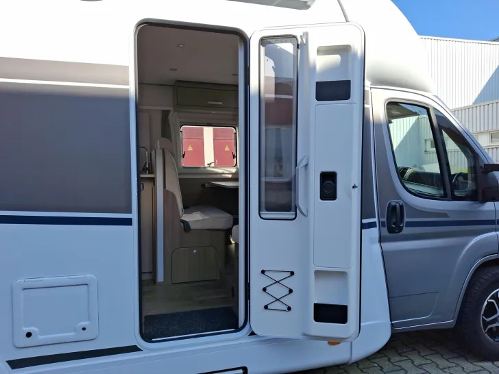 Fahrzeugbild Carado T 328 pro+, Automatik, Multimedia #13