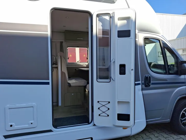Fahrzeugbild Carado T 328 pro+, Automatik, Multimedia #14