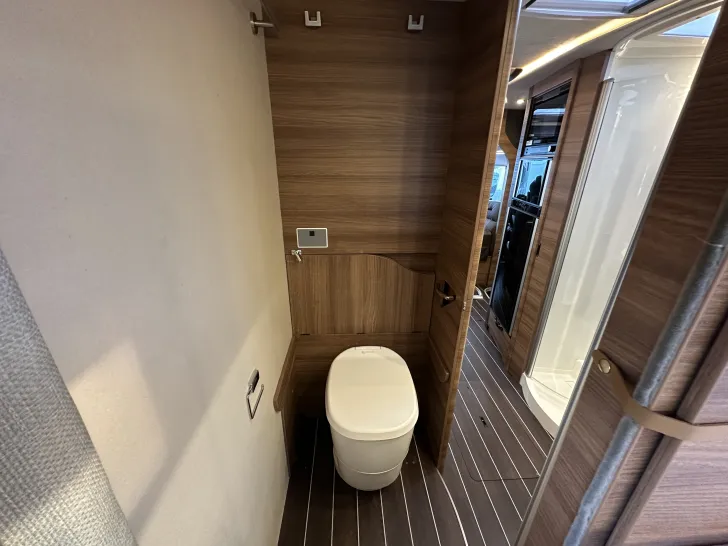 Fahrzeugbild Knaus Sun I 900 LX VollLuftfeder ALKO; Solar 420 #27