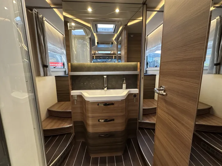 Fahrzeugbild Knaus Sun I 900 LX VollLuftfeder ALKO; Solar 420 #25