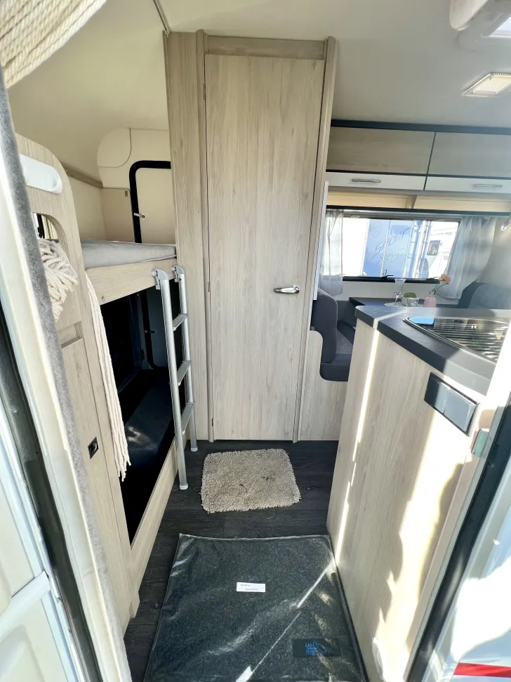 Fahrzeugbild Sterckeman Starlett 470 PE mit Mover und Sackmarkise #18