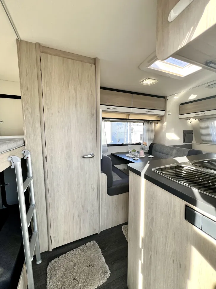 Fahrzeugbild Sterckeman Starlett 470 PE mit Mover und Sackmarkise #19