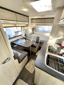 Fahrzeugbild Sterckeman Starlett 470 PE mit Mover und Sackmarkise #21