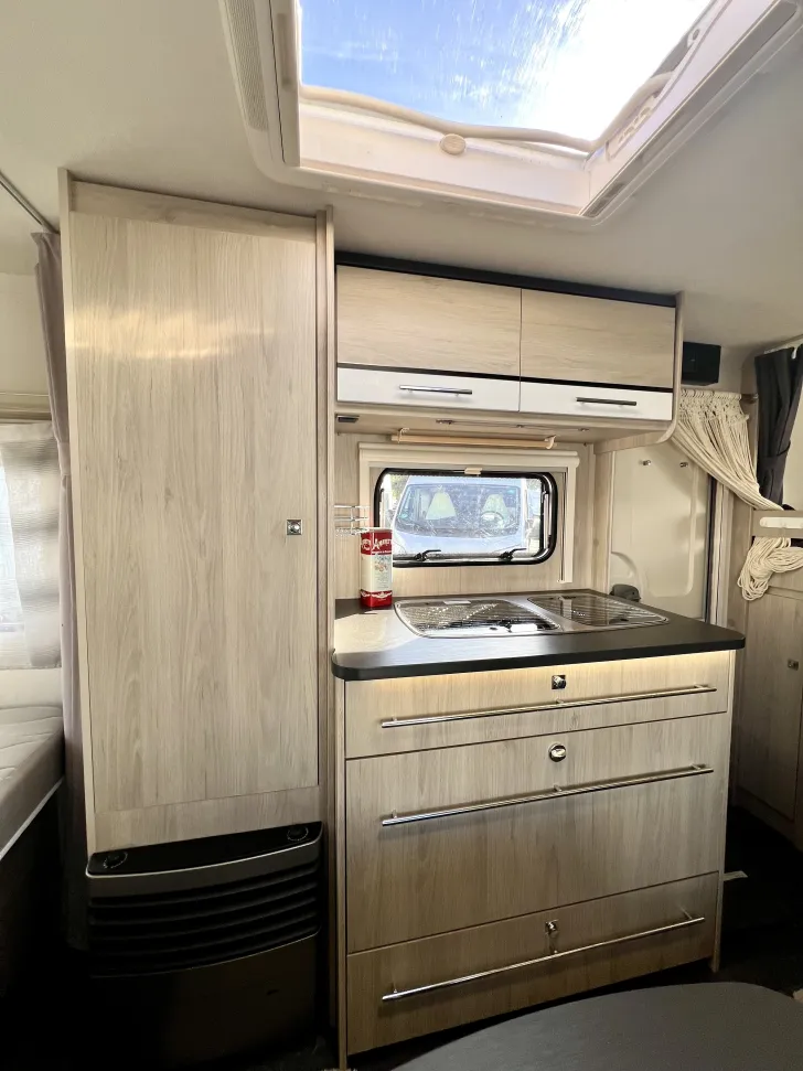 Fahrzeugbild Sterckeman Starlett 470 PE mit Mover und Sackmarkise #27