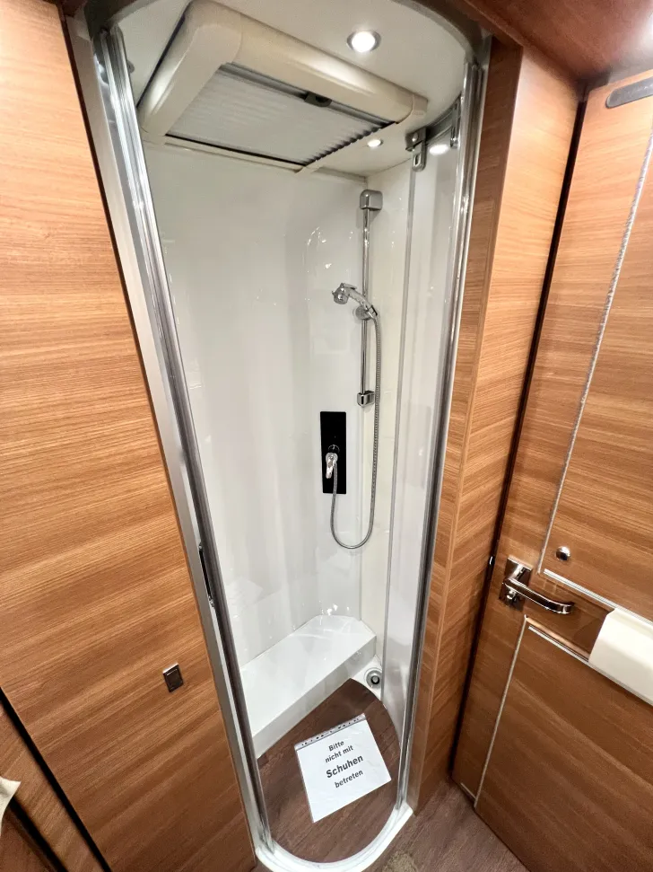 Fahrzeugbild Carthago chic c-line I 4.9 LE L Hubstützen+Luftfederung+18"ORC #23