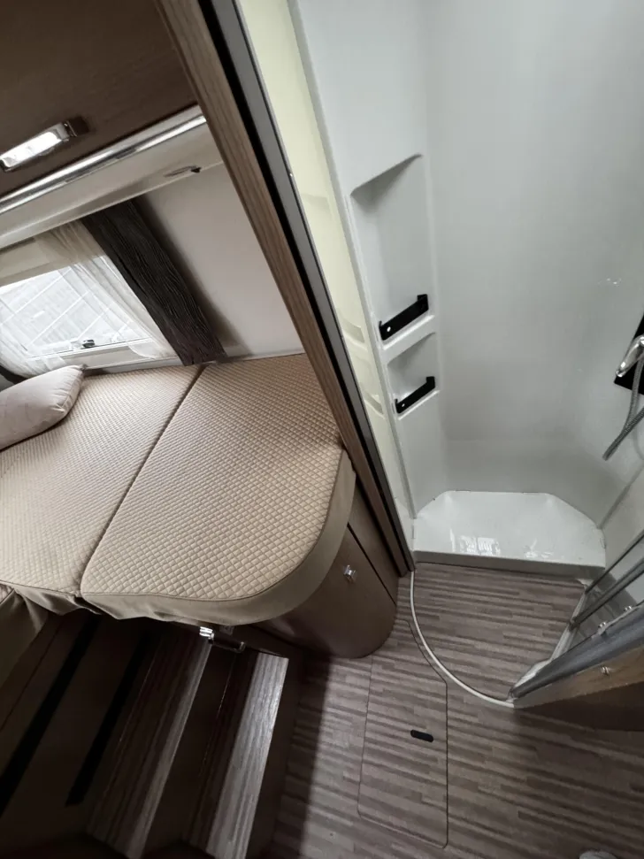 Fahrzeugbild Malibu T 490 LE HA Luftfederung, Hubstützen Goldschmitt #14