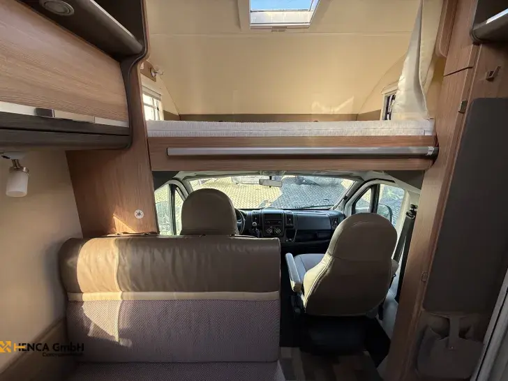 Fahrzeugbild Knaus Sky Traveller 600 DKG **6 Sitzplätze** #13