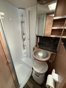 Fahrzeugbild Knaus Sky Traveller 600 DKG **6 Sitzplätze** #16