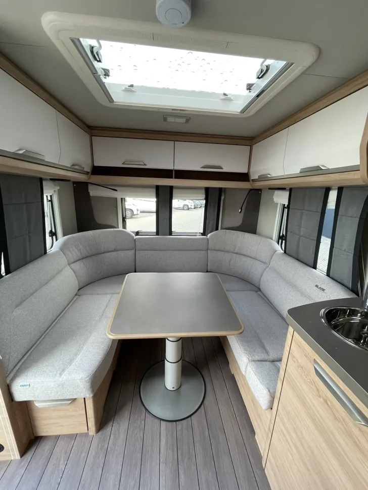 Fahrzeugbild Knaus Südwind BLACK SELECTION 500 FU Rundsitzgruppe #15