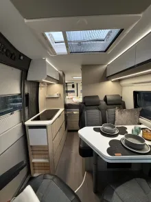 Fahrzeugbild Adria Twin Plus 640 SGX Automatik, 140PS #4