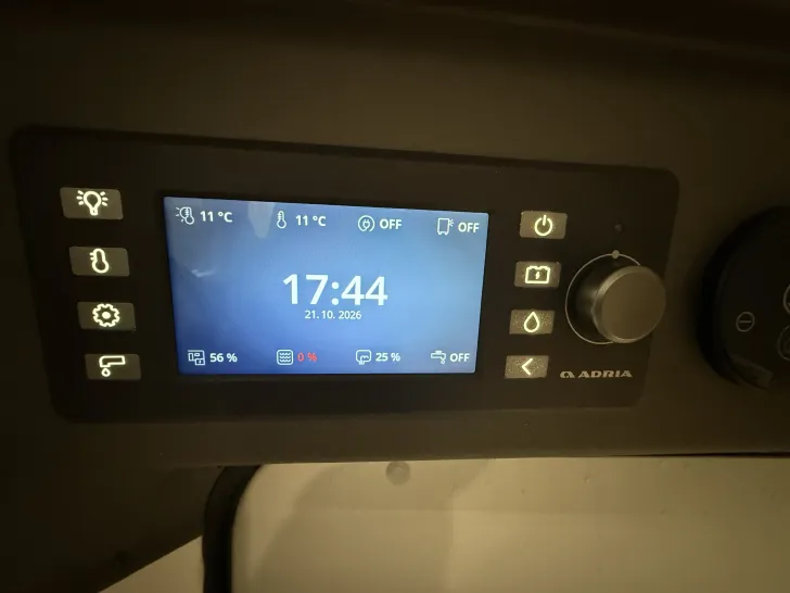 Fahrzeugbild Adria Twin Plus 640 SGX Automatik, 140PS #26