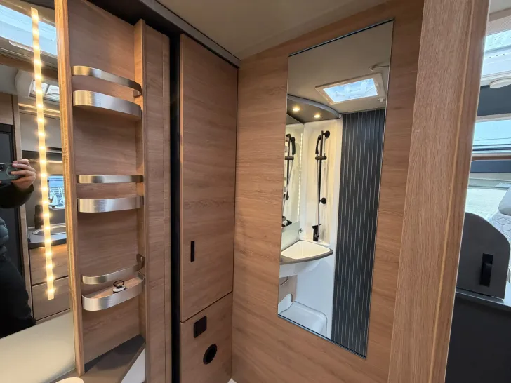 Fahrzeugbild Knaus L!VE TI 650 MEG PLATINUM SEL. MJ2027 #38