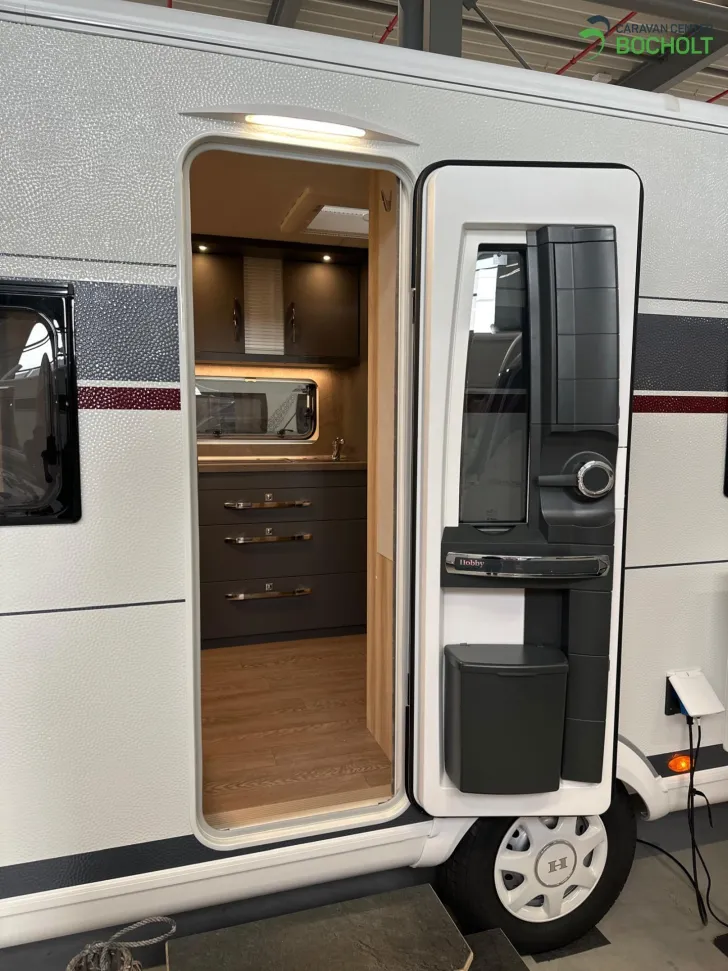 Fahrzeugbild Hobby De Luxe 460 UFe Modell 2027 #5