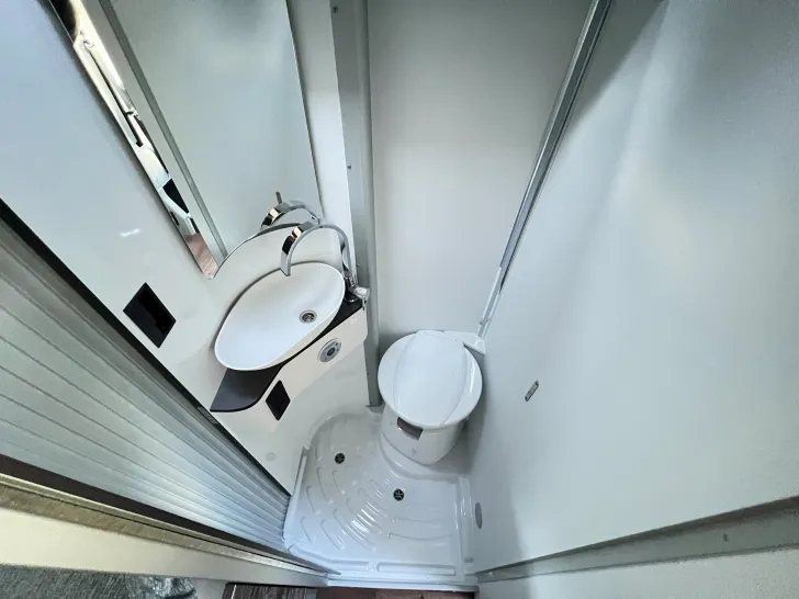 Fahrzeugbild Pössl H-Line Summit Shine 540 #48