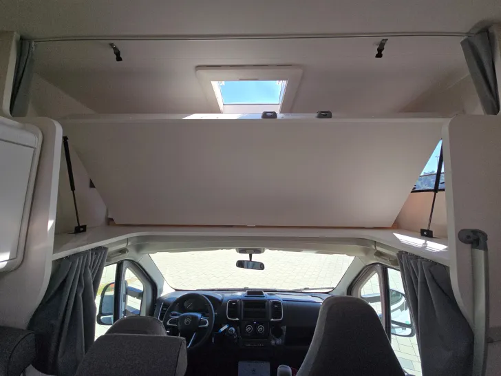 Fahrzeugbild Sunlight ALKOVEN A 70 #23