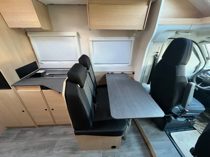 Fahrzeugbild Sunlight Sub TS 67 #36