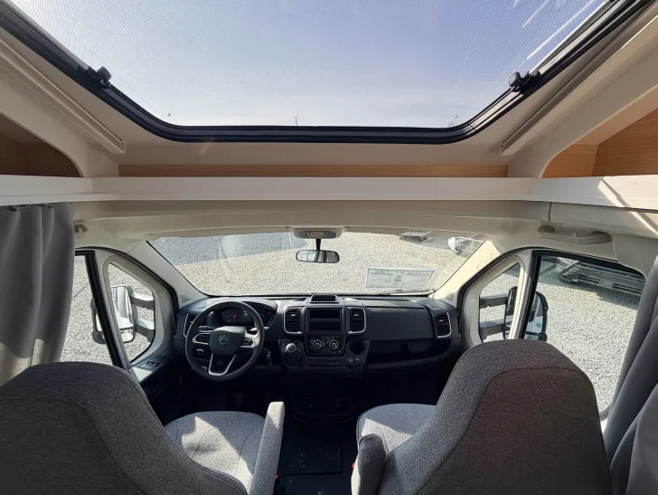 Fahrzeugbild Sunlight TEILINTEGRIERT T68C #23