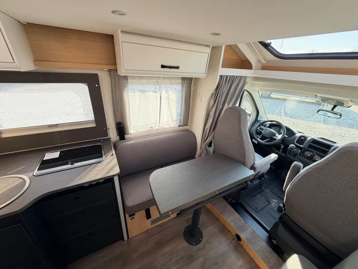 Fahrzeugbild Sunlight TEILINTEGRIERT T68C #27