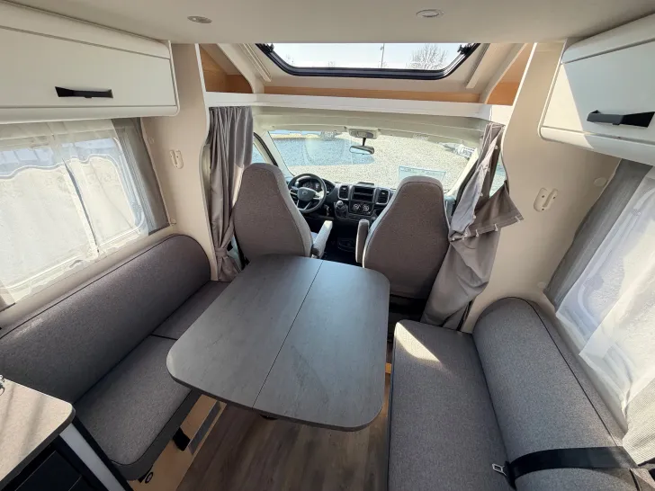 Fahrzeugbild Sunlight TEILINTEGRIERT T68C #30